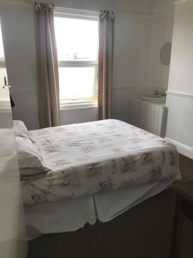 Bensons Guesthouse Southend-on-Sea Bagian luar foto