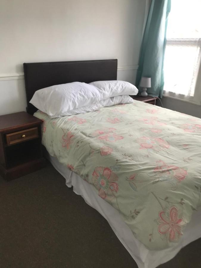 Bensons Guesthouse Southend-on-Sea Bagian luar foto